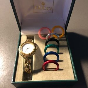 Gucci Vintage Watch Impeccable no scratch like new box authenticity certificate.